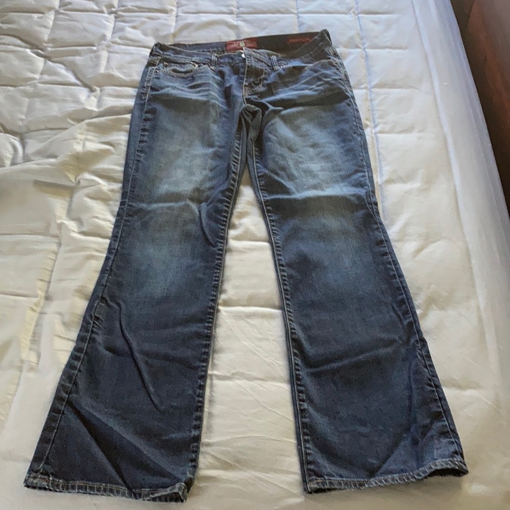 Lucky Brand size 6/28 “Sweet’NLow jeans